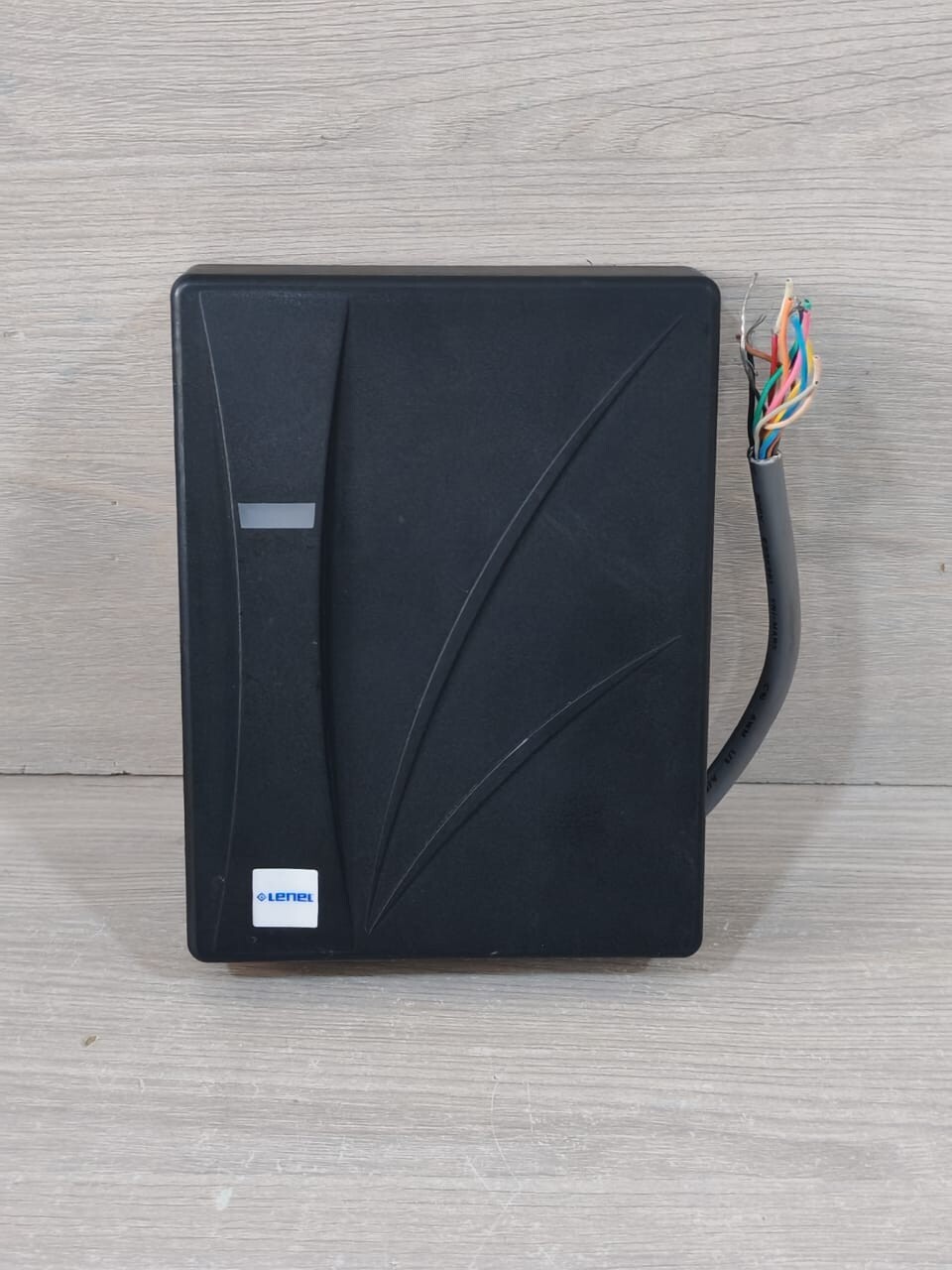 Lenel XF2100 P/N:430210008 LENEL XF2100 P/N:430210008 MULTI-TECHNOLOGY MID- READER 2