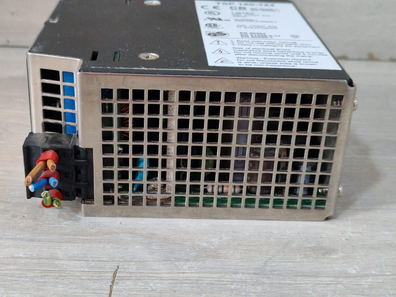 TRACO POWER TSP 180-124 TRACO POWER TSP 180-124 115/230VAC 4.0/2.0A INDUSTRIAL POWER SUPPLY 8