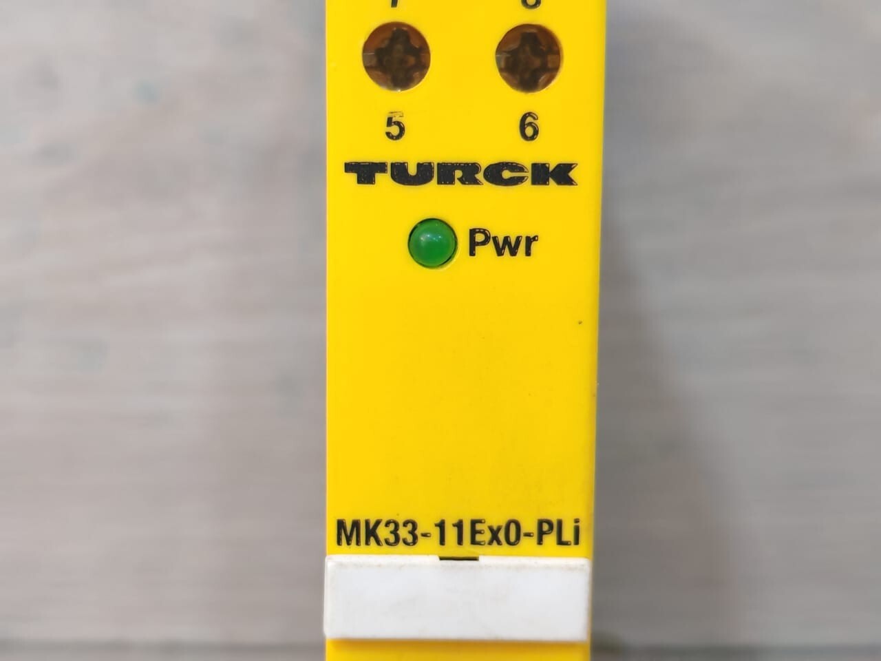 TURCK MK33-11Ex0-PLI/24VDC/K52 TURCK MK33-11Ex0-PLI/24VDC/K52 TRANSDUCER POWER SEPERATOR 4