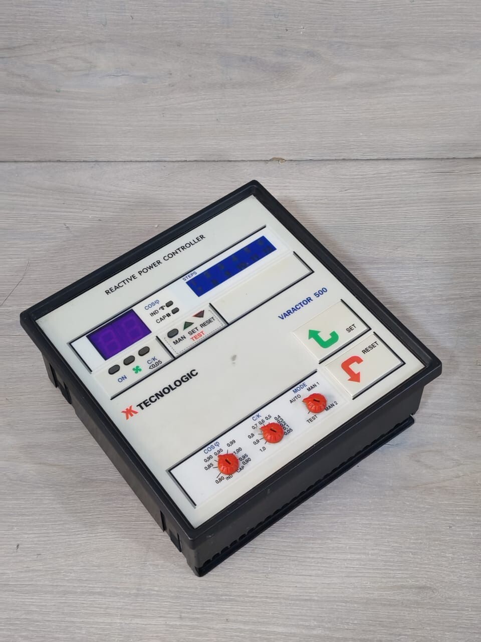 TECNOLOGIC VARACTOR 500 / 500/7 TECNOLOGIC VARACTOR 500 / 500/7 REACTIVE POWER CONTROLLER 220V-240V 4