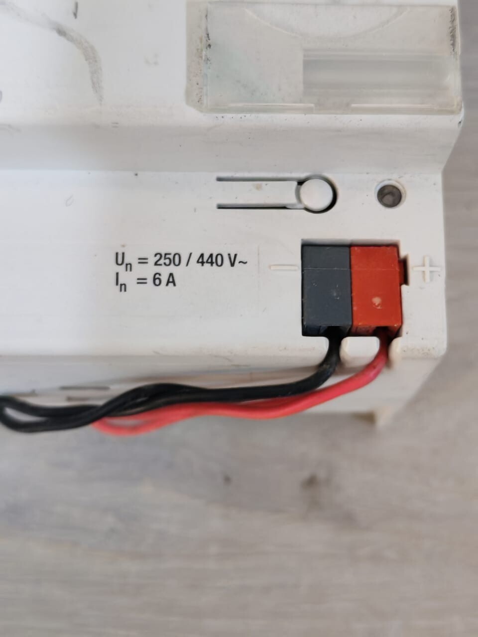 ABB 2CDG110154R0011 ABB SA/S 12.6.1.1 2CDG110154R0011 12-WAY 6A SWITCH ACTUATOR 3