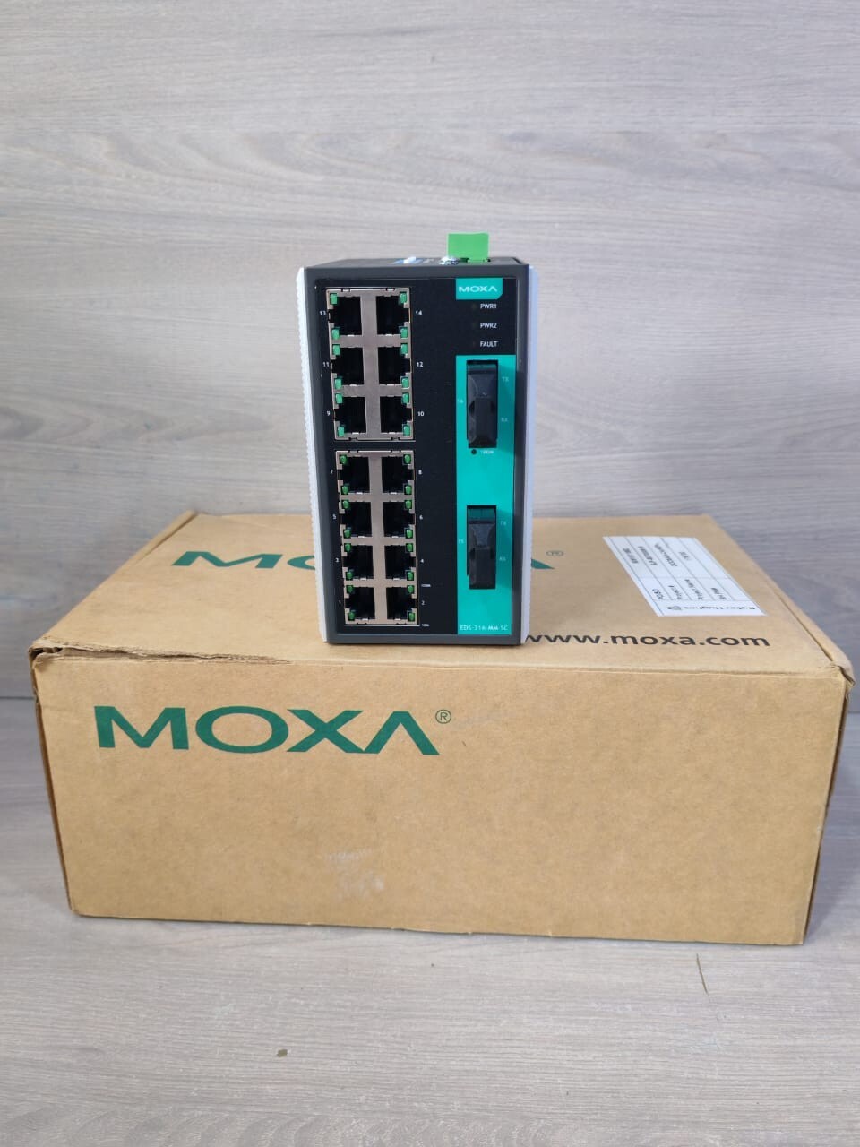 MOXA EDS-316-MM-SC V2.3.0 16 PORT UNMANAGED ETHERNET SWITCH