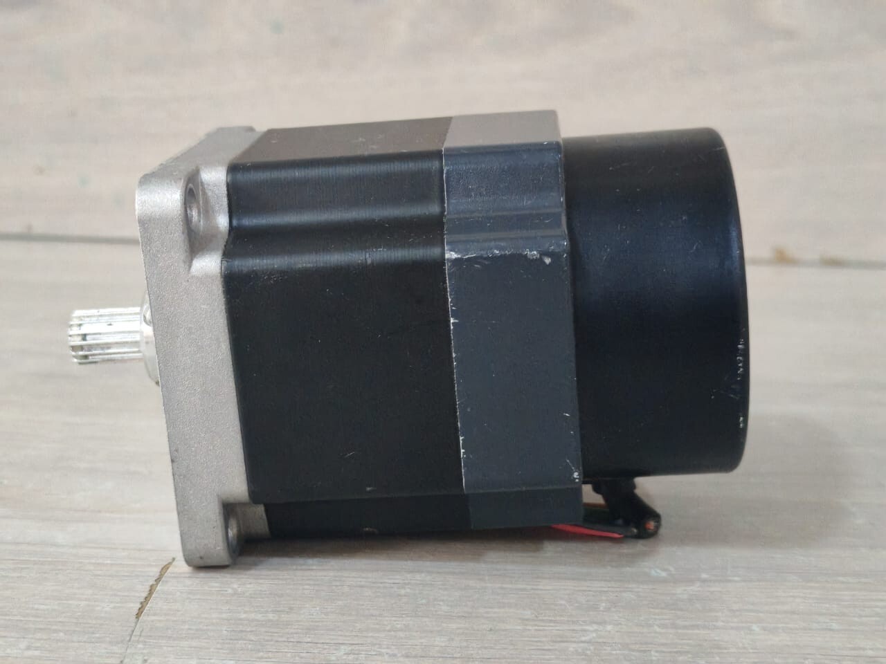 VEXTA ORIENTAL A6535-9215KE VEXTA ORIENTAL A6535-9215KE 5-PHASE 0.72/STEP ENCODER STEPPING MOTOR DC 2A 5