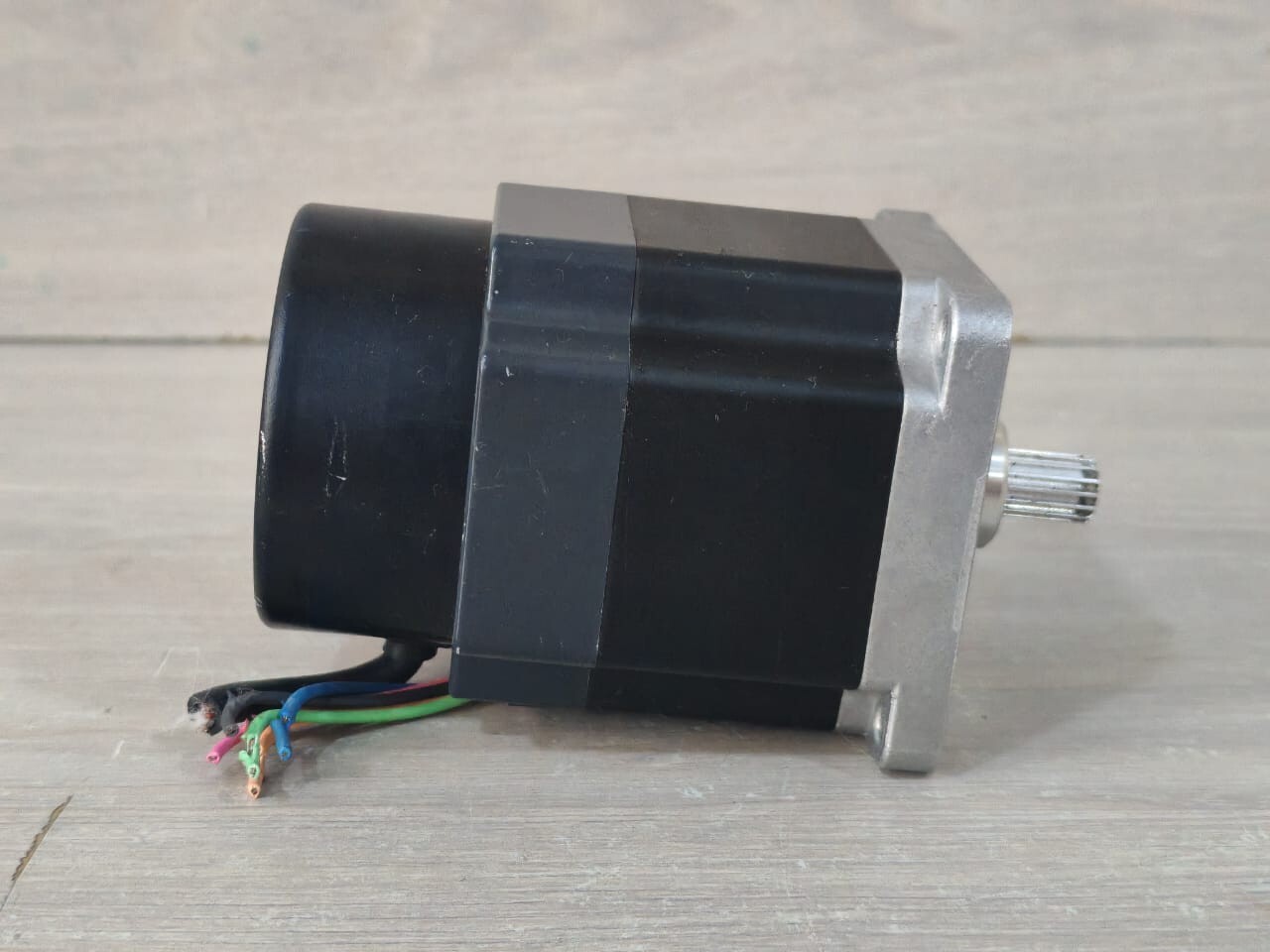 VEXTA ORIENTAL A6535-9215KE VEXTA ORIENTAL A6535-9215KE 5-PHASE 0.72/STEP ENCODER STEPPING MOTOR DC 2.9A 5
