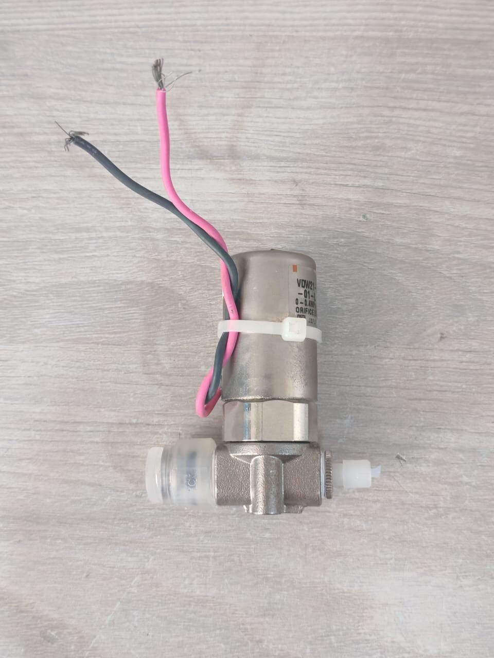 SMC VDW21-5G-2-01-L SMC VDW21-5G-2-01-L Solenoid Valve 3