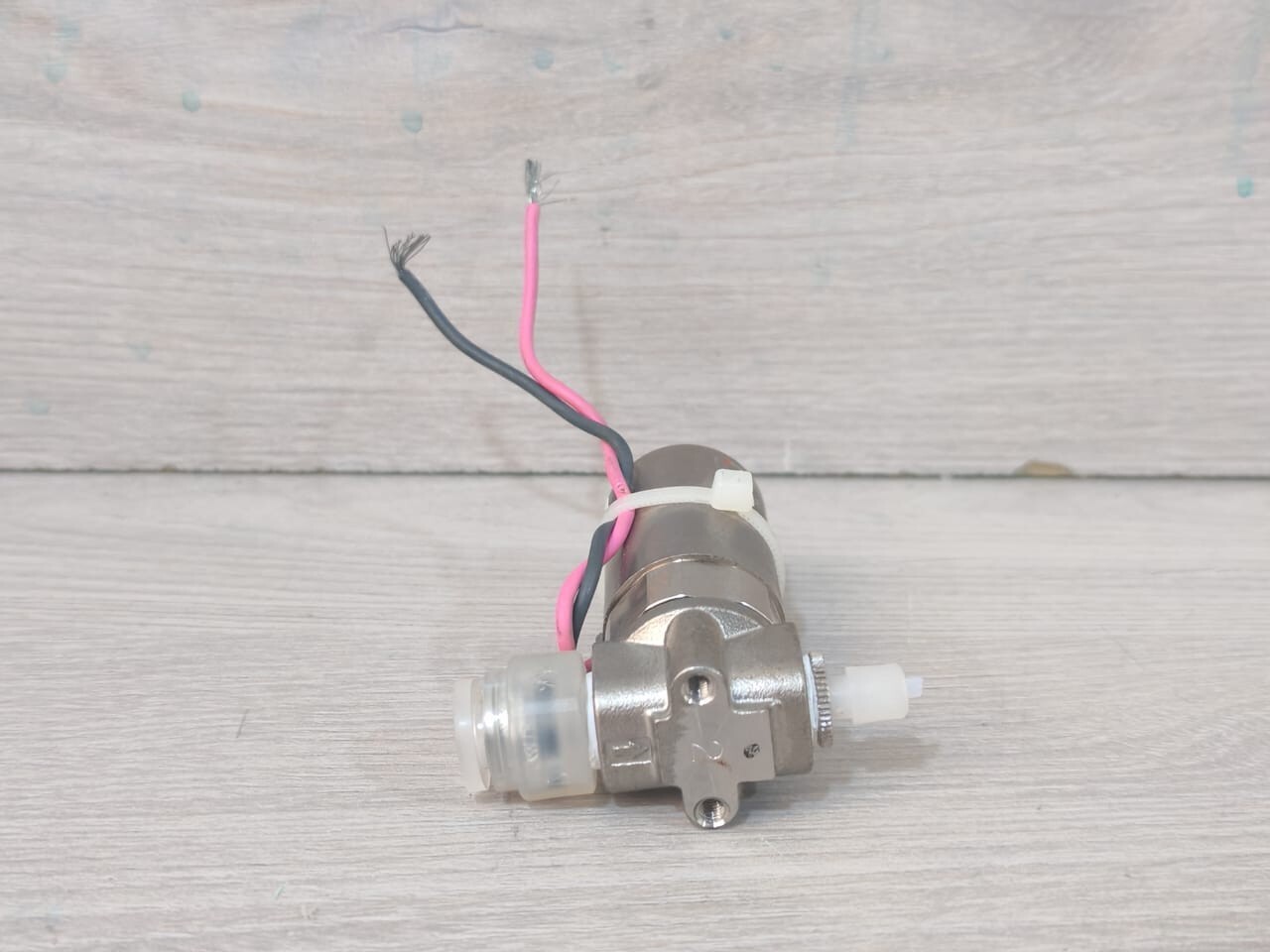 SMC VDW21-5G-2-01-L SMC VDW21-5G-2-01-L Solenoid Valve 6