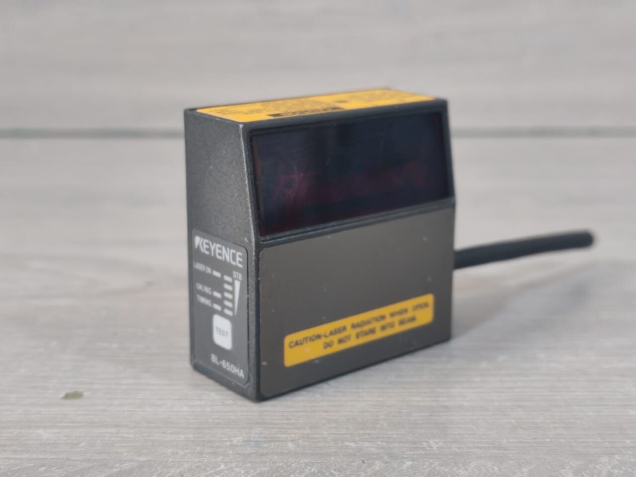 Keyence BL-650HA KEYENCE BL-650HA BARCODE SCANNER READER DC 5V 330mA 3