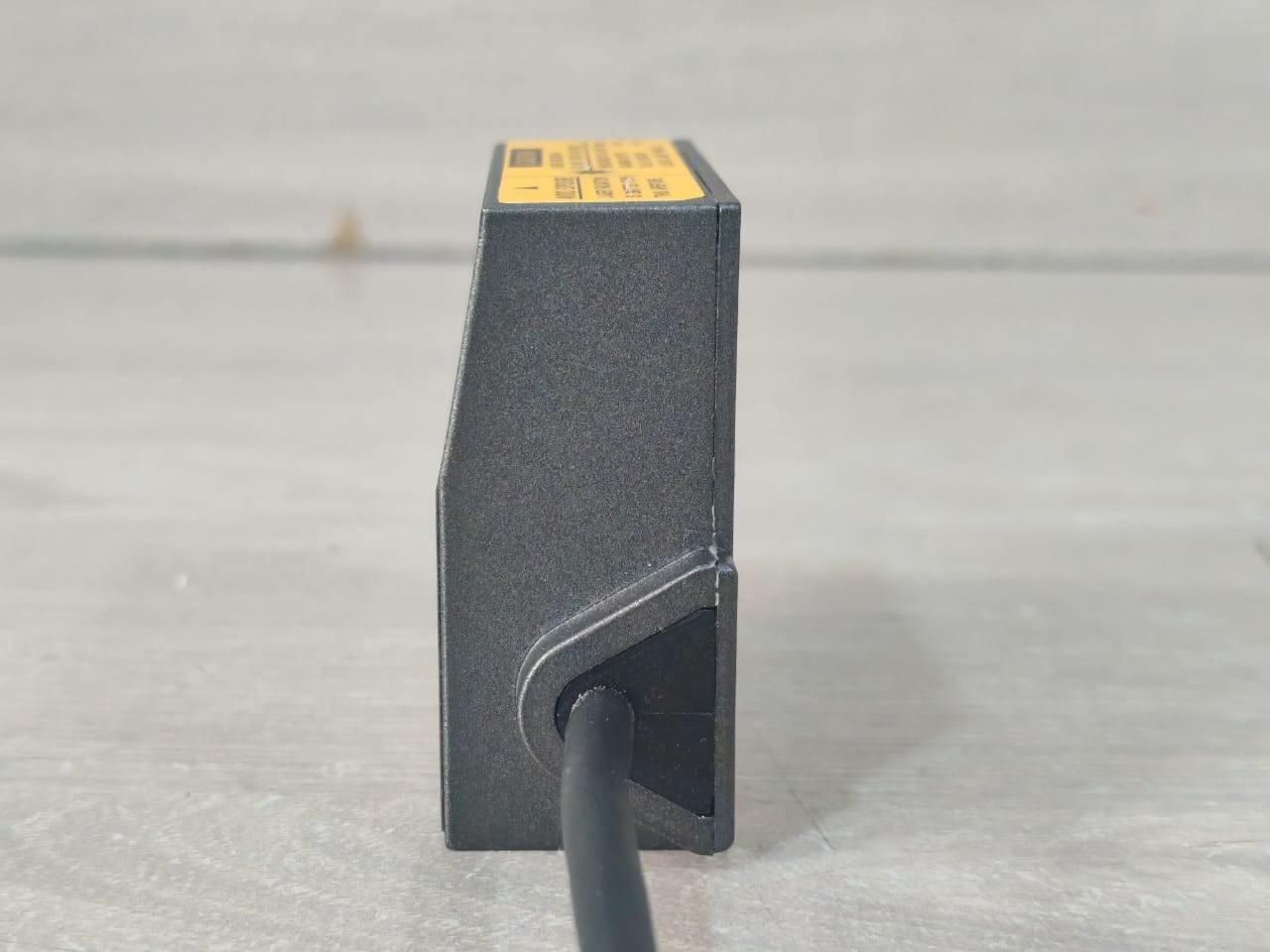 Keyence BL-650HA KEYENCE BL-650HA BARCODE SCANNER READER DC 5V 330mA 5