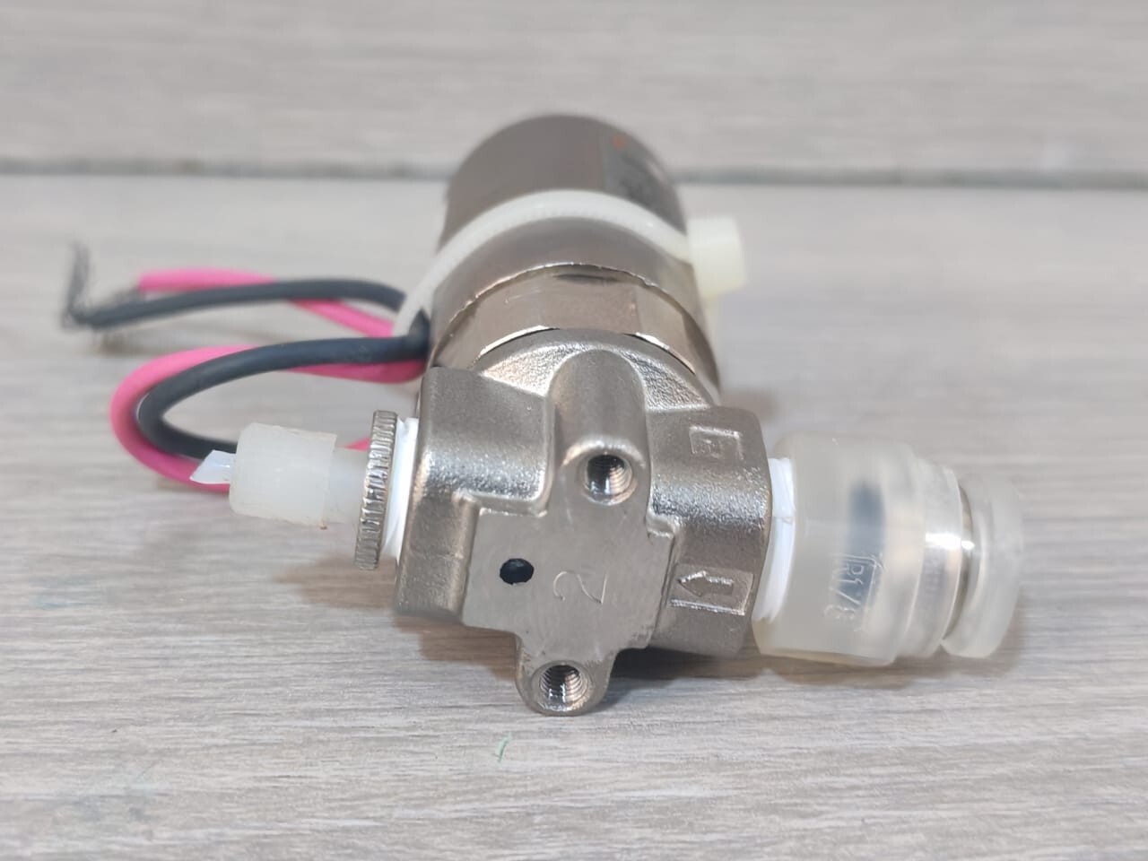 SMC VDW21-5G-2-01-L-X304 SMC VDW21-5G-2-01-L-X304 Solenoid Valve 6