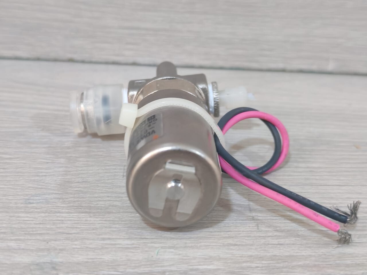 SMC VDW21-5G-2-01-L-X304 SMC VDW21-5G-2-01-L-X304 Solenoid Valve 7