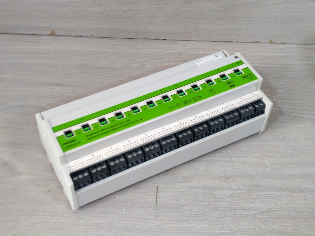 MERTEN 648493 MERTEN 648493 Knx REG-K/12X230/16 W.M.AC SWITCHING ACTUATOR 230V 5