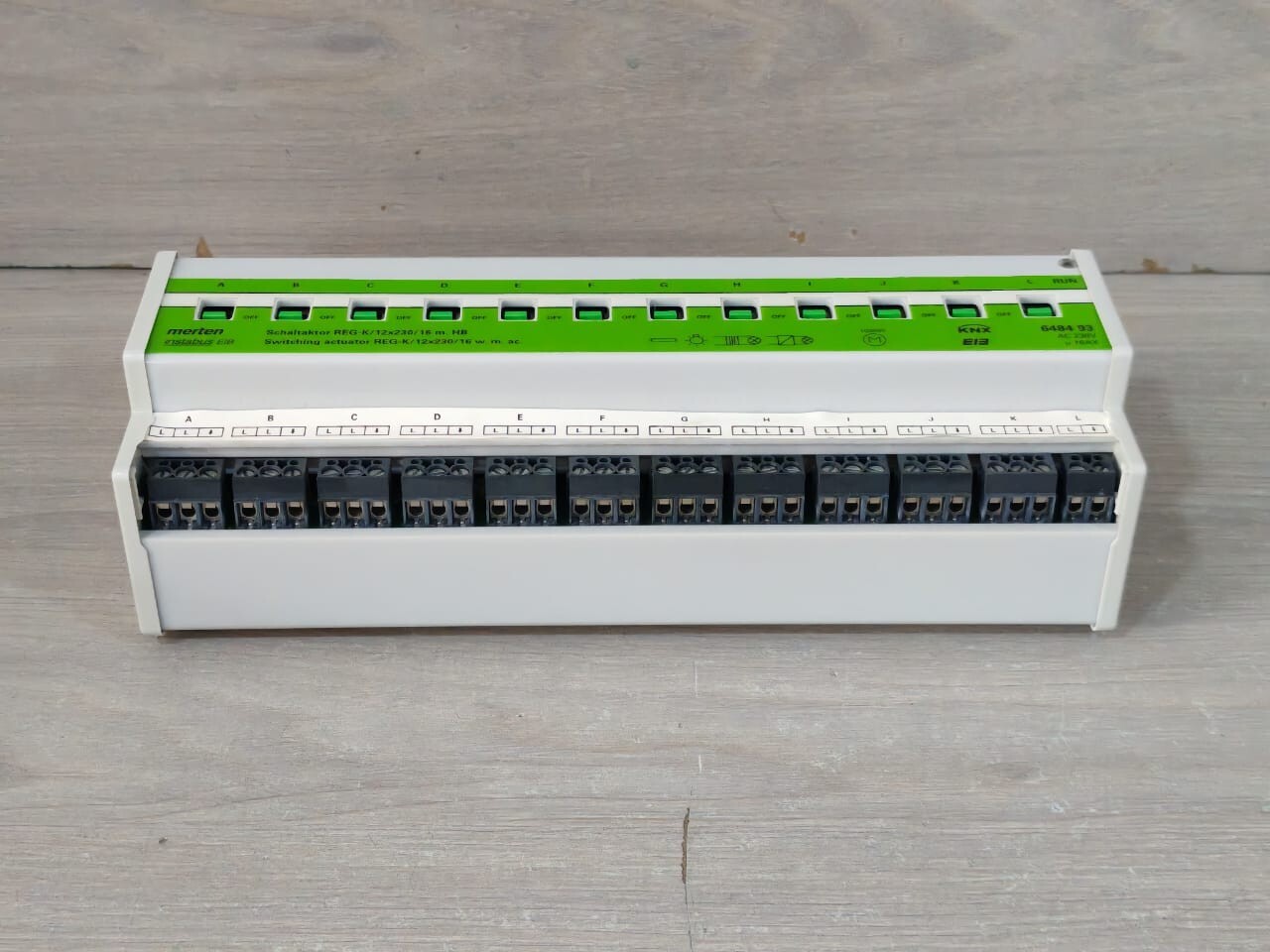 MERTEN 648493 MERTEN 648493 Knx REG-K/12X230/16 W.M.AC SWITCHING ACTUATOR 230V 8