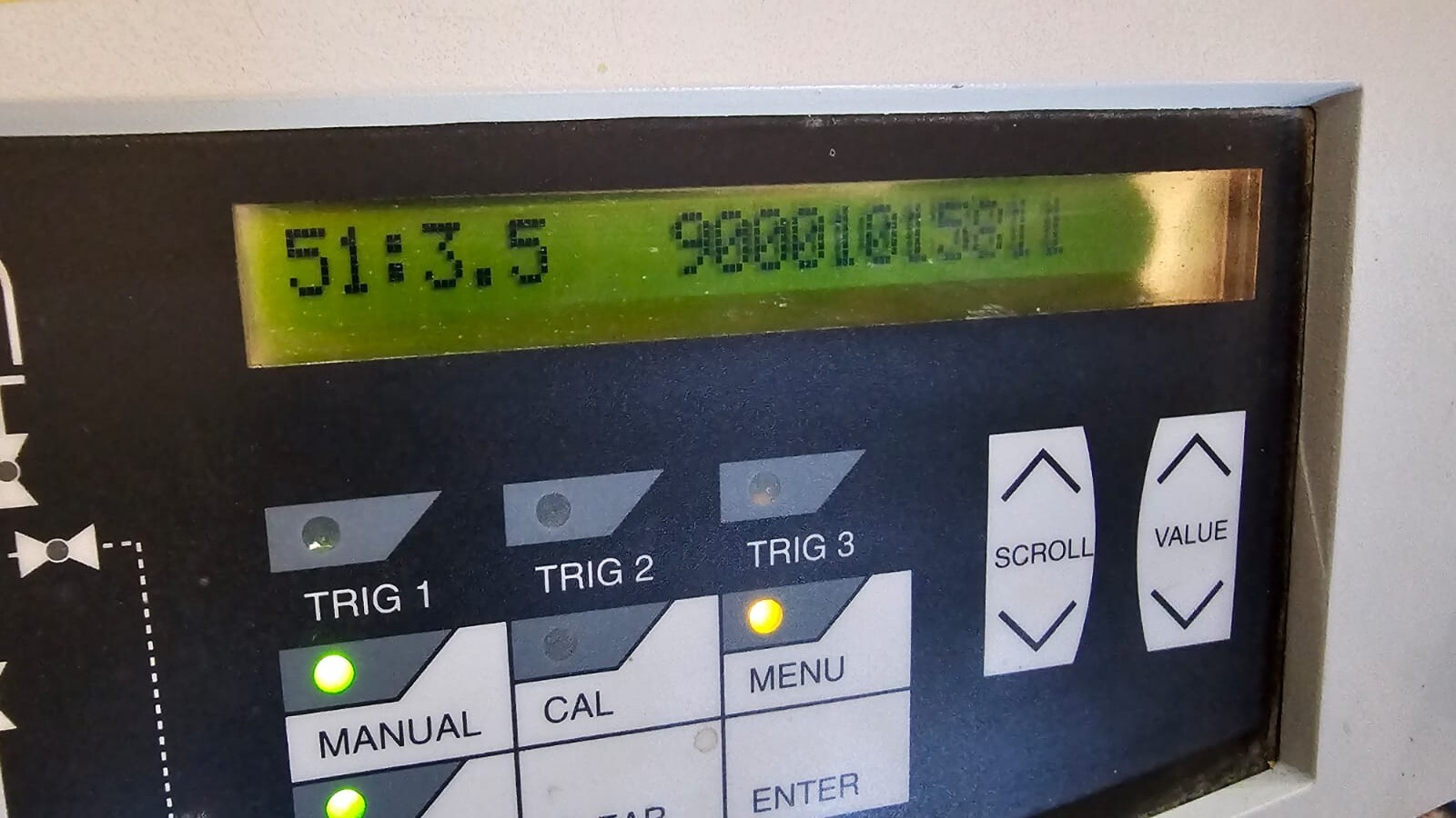 LEYBOLD LEYBOLD LEYBOLD Vaseco L 200 HELIUM LEAK DETECTOR, UNIT; PUMP, VACUUM - With Case Box 6