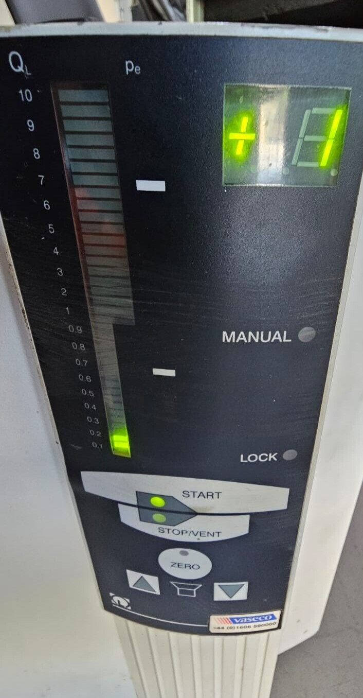 LEYBOLD LEYBOLD LEYBOLD Vaseco L 200 HELIUM LEAK DETECTOR, UNIT; PUMP, VACUUM - With Case Box 8
