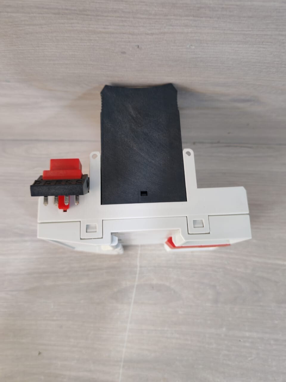 Honeywell XFL824A Honeywell XFL824A with base XS824-25 Analog Output Module 9