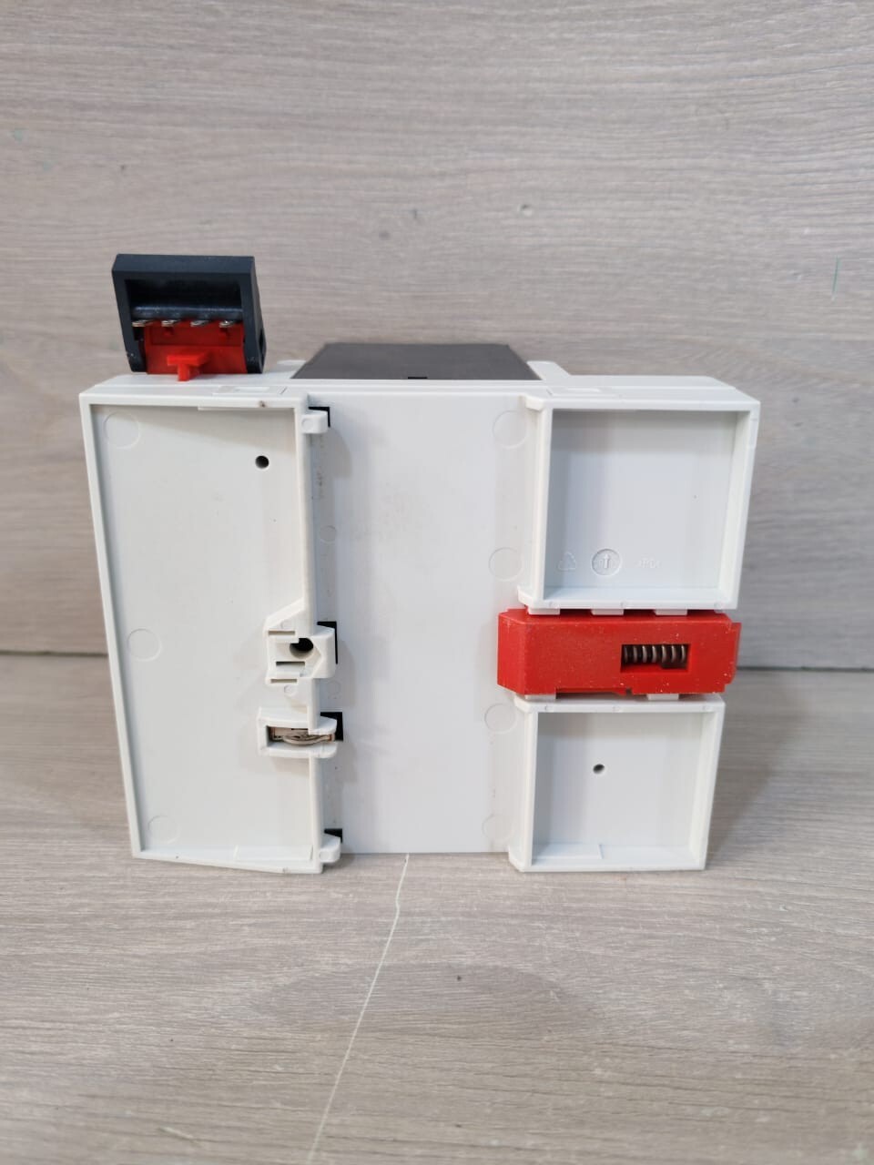 Honeywell XFL824A Honeywell XFL824A with base XS824-25 Analog Output Module 10