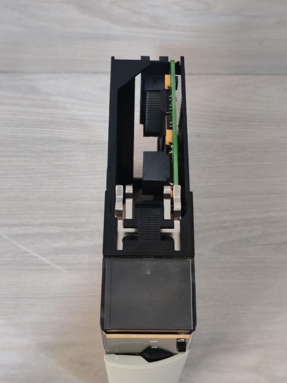 Allen-Bradley 1756-OF8 SER A FW 1.5 ALLEN-BRADLEY 1756-OF8 SER A FW 1.5 CONTROLLOGIX 8 POINT A/O MODULE 7