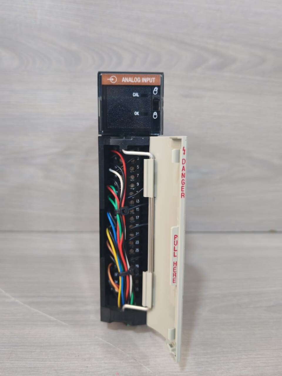 Allen-Bradley 1756-IF16 SER A FW 1.5 ALLEN-BRADLEY 1756-IF16 SER A FW 1.5 CONTROLLOGIX 16 POINT A/I MODULE 3