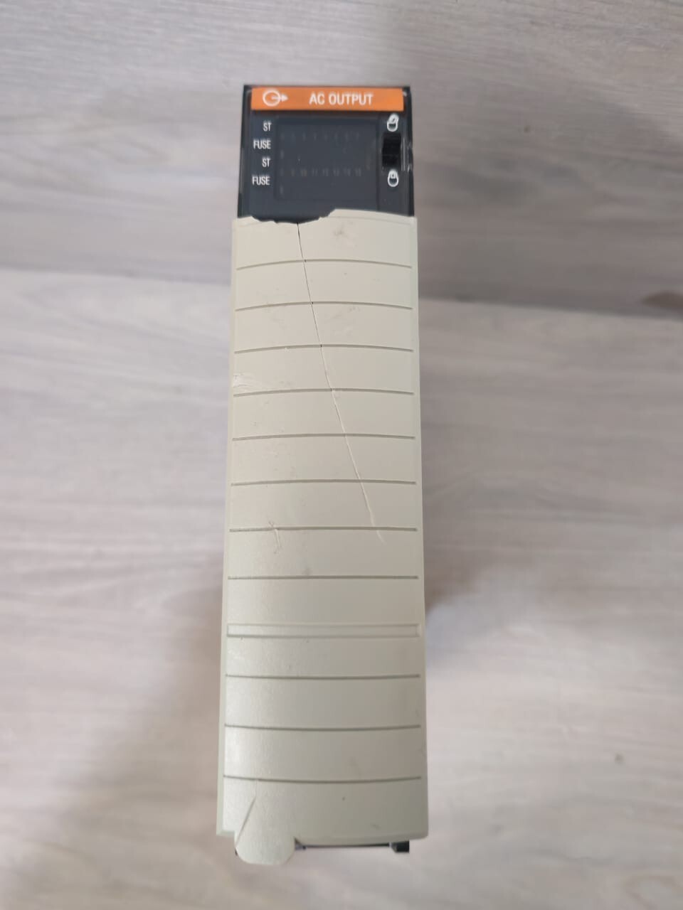 Allen-Bradley 96252077 A01 Allen-Bradley 1756-OA16/A k01 p/n 96252077 A01 ControlLogix Output Module 4