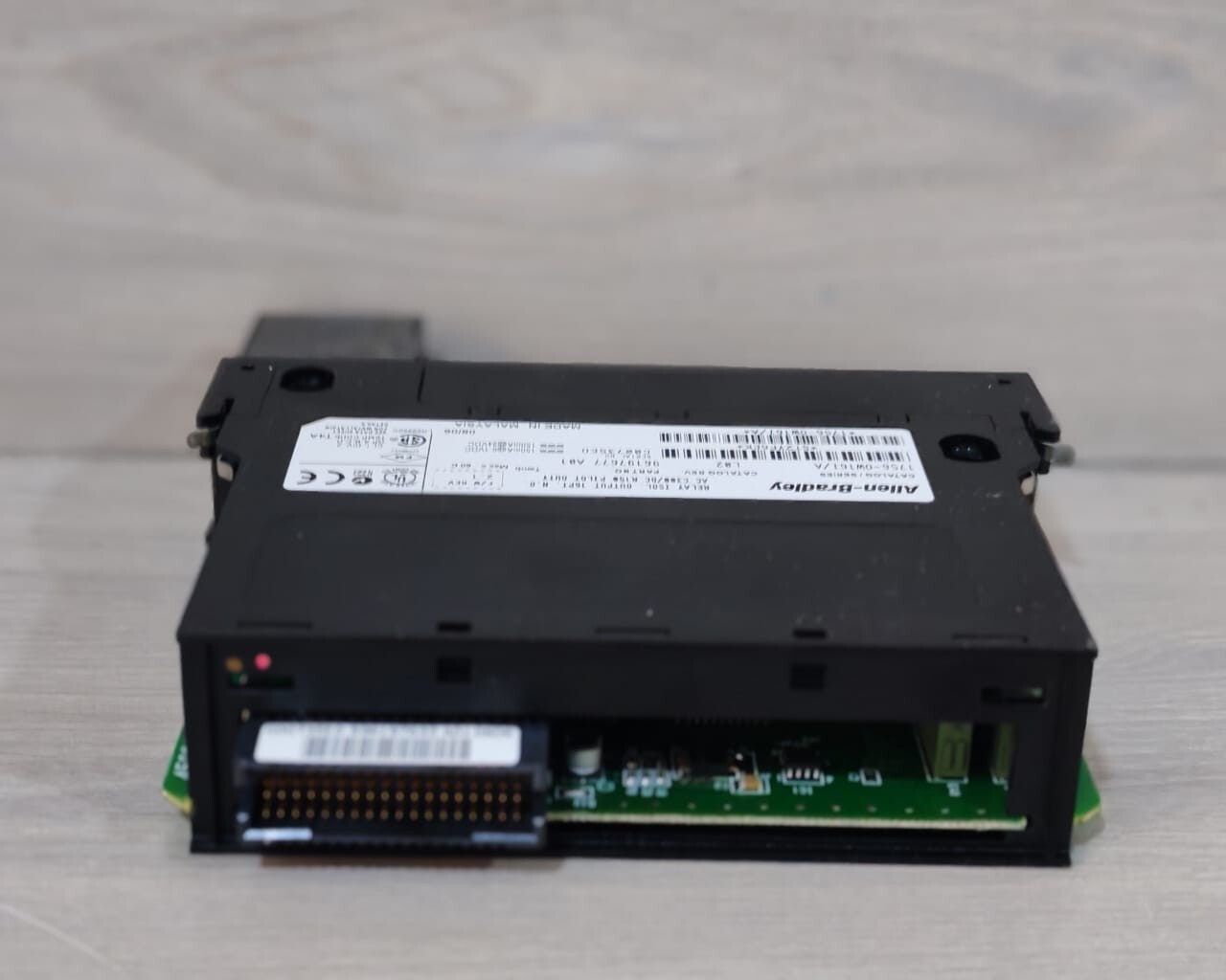 Allen-Bradley 96197677 A01 Allen-Bradley 1756-OW16I/A L02 Series A Controllogix Output Module 96197677 A01 6