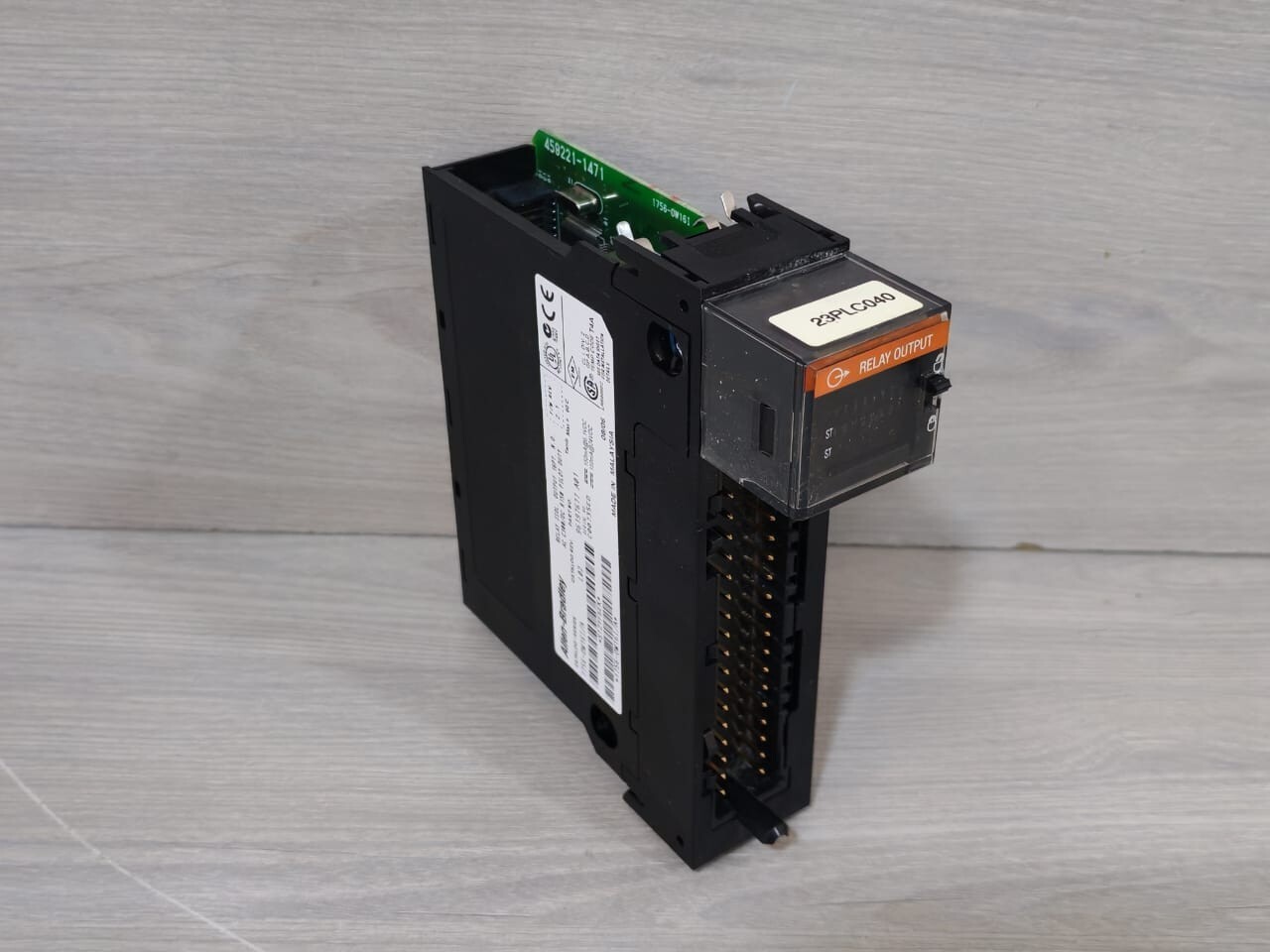 Allen-Bradley 96197677 A01 Allen-Bradley 1756-OW16I/A L02 Series A Controllogix Output Module 96197677 A01 8