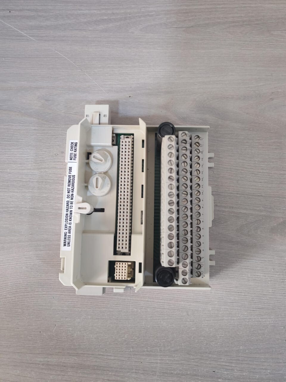 ABB 3BSE013234R1 PR:H ABB 3BSE013234R1 PR:H TU830V1 TERMINATION UNIT 3