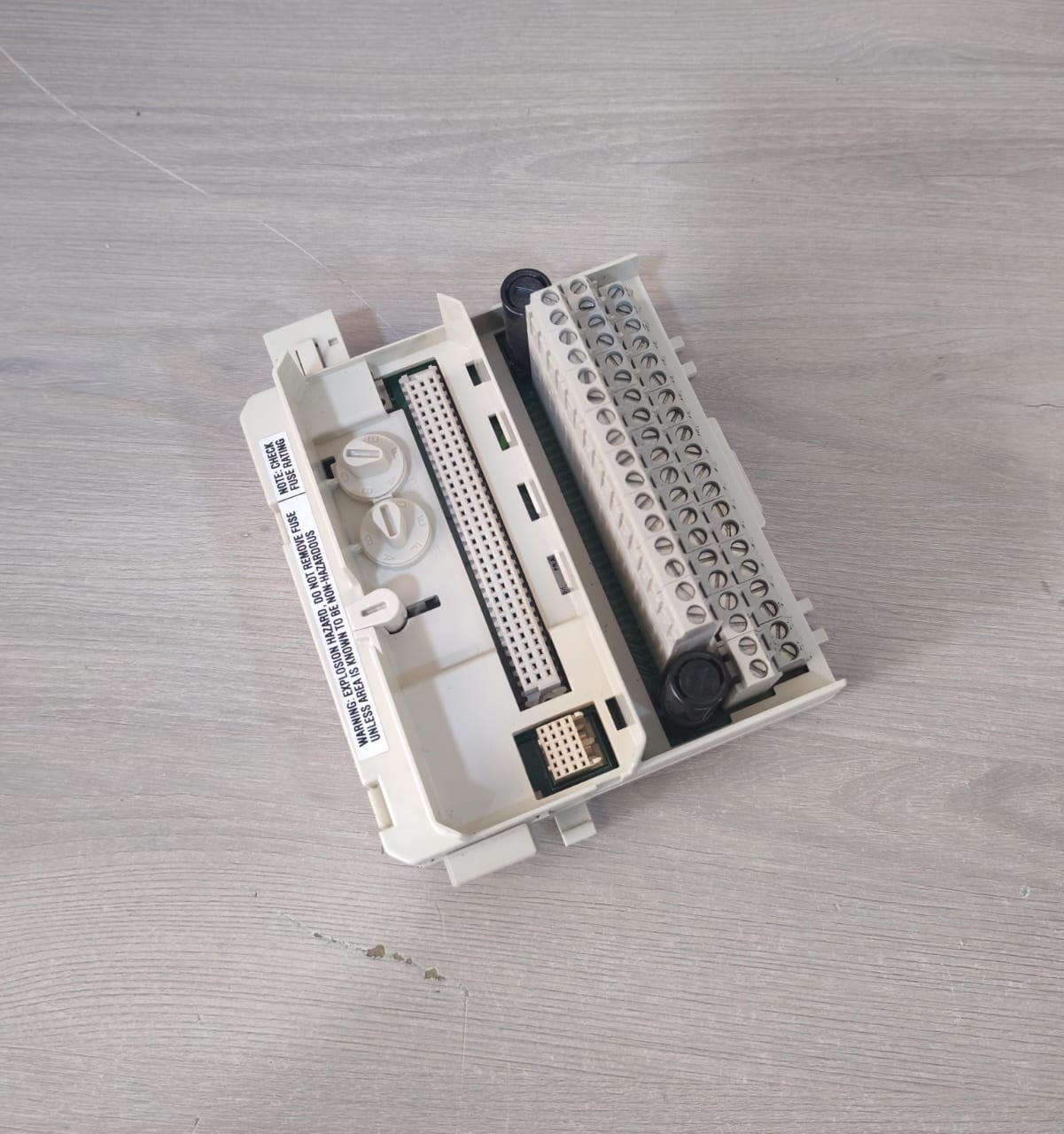 ABB 3BSE013234R1 PR:H ABB 3BSE013234R1 PR:H TU830V1 TERMINATION UNIT 4