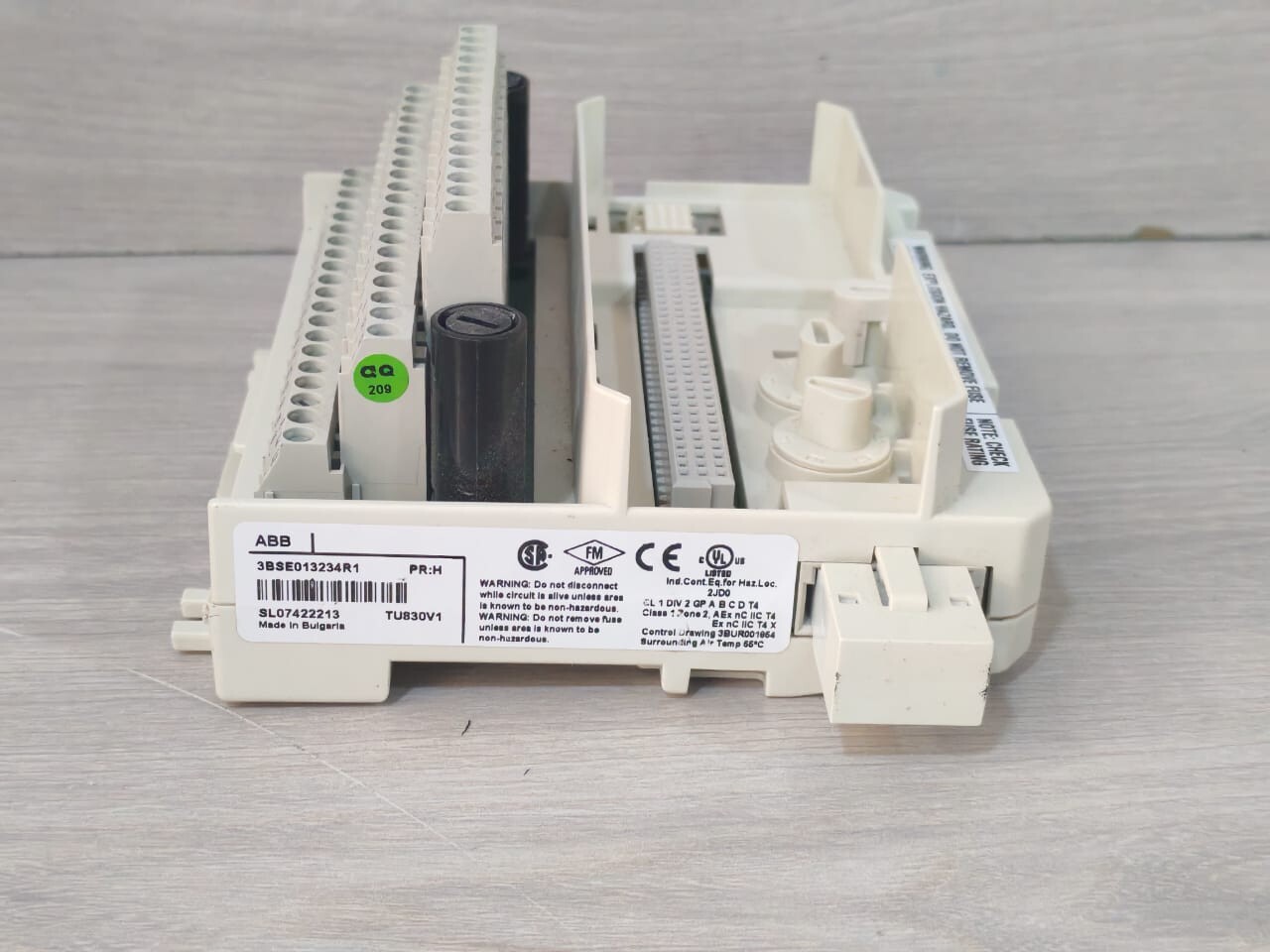 ABB 3BSE013234R1 PR:H ABB 3BSE013234R1 PR:H TU830V1 TERMINATION UNIT 7