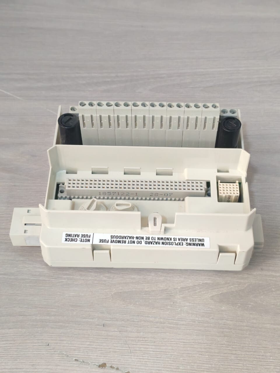 ABB 3BSE013234R1 PR:H ABB 3BSE013234R1 PR:H TU830V1 TERMINATION UNIT 9