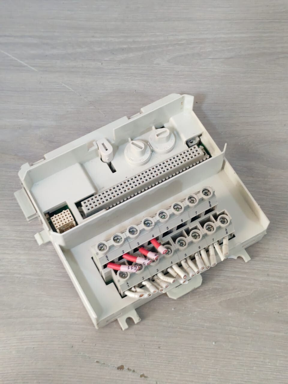 ABB 3BSE013235R1 PR:G TU837V1 ABB 3BSE013235R1 PR:G TU837V1 EXTENDED MODULE TERMINATION UNIT 2