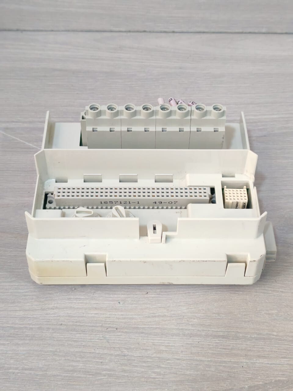 ABB 3BSE013235R1 PR:G TU837V1 ABB 3BSE013235R1 PR:G TU837V1 EXTENDED MODULE TERMINATION UNIT 7