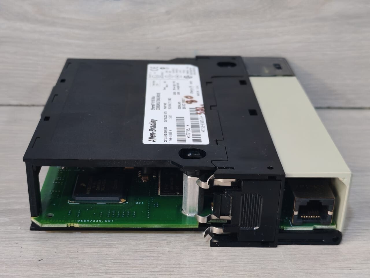 Allen-Bradley 96240676 A01 Allen-Bradley 1756-ENBT A S02 Communications Bridge 96490473 B02 7