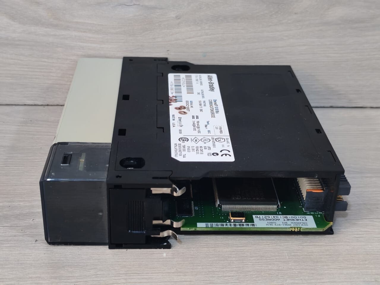 Allen-Bradley 96240676 A01 Allen-Bradley 1756-ENBT A S02 Communications Bridge 96490473 B02 9