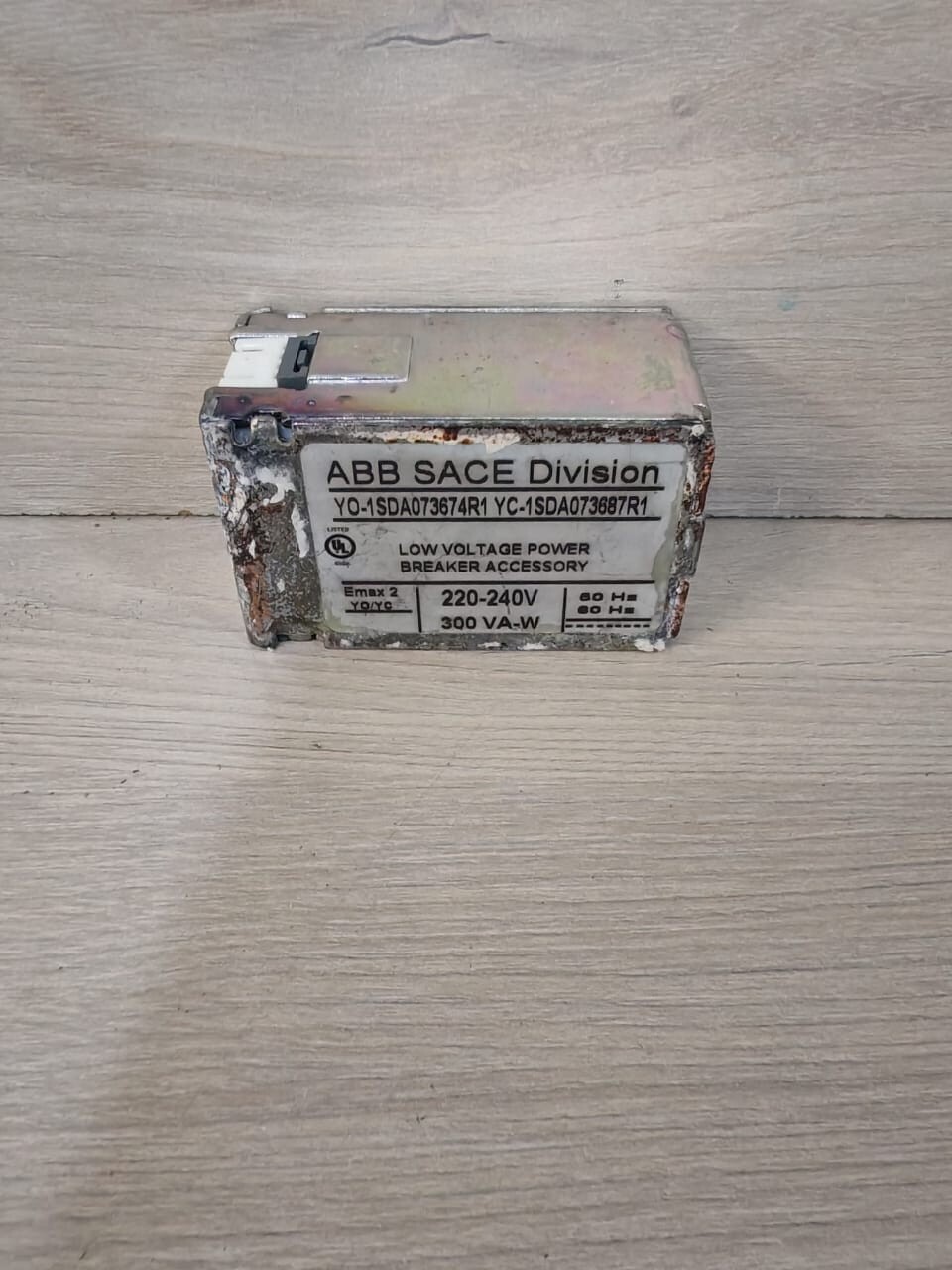 ABB YO-ISDA073674R1 ABB SACE DIVISION YO-ISDA073674R1 YC-1SDA073687R1 3