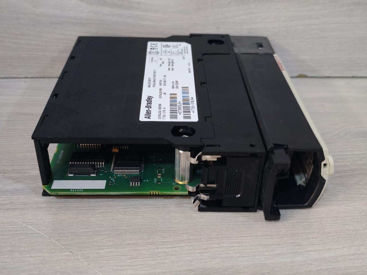 Allen-Bradley 96240676 A01 Allen-Bradley 1756-IF8 A J01 Analog Input 10v& 4-20mA 8 point Input 96240676 A01 5