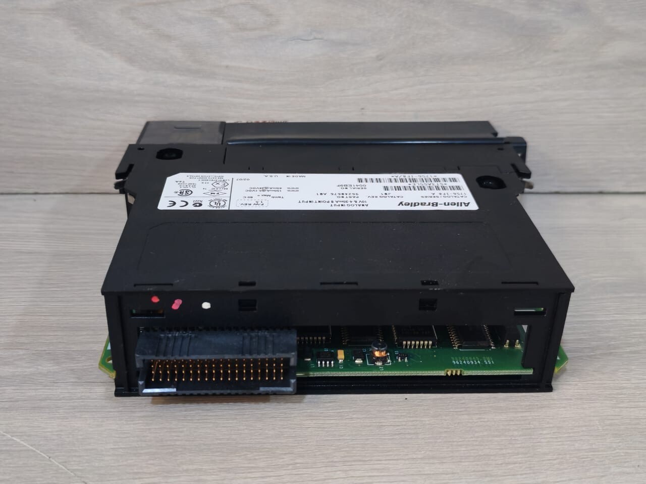 Allen-Bradley 96240676 A01 Allen-Bradley 1756-IF8 A J01 Analog Input 10v& 4-20mA 8 point Input 96240676 A01 8