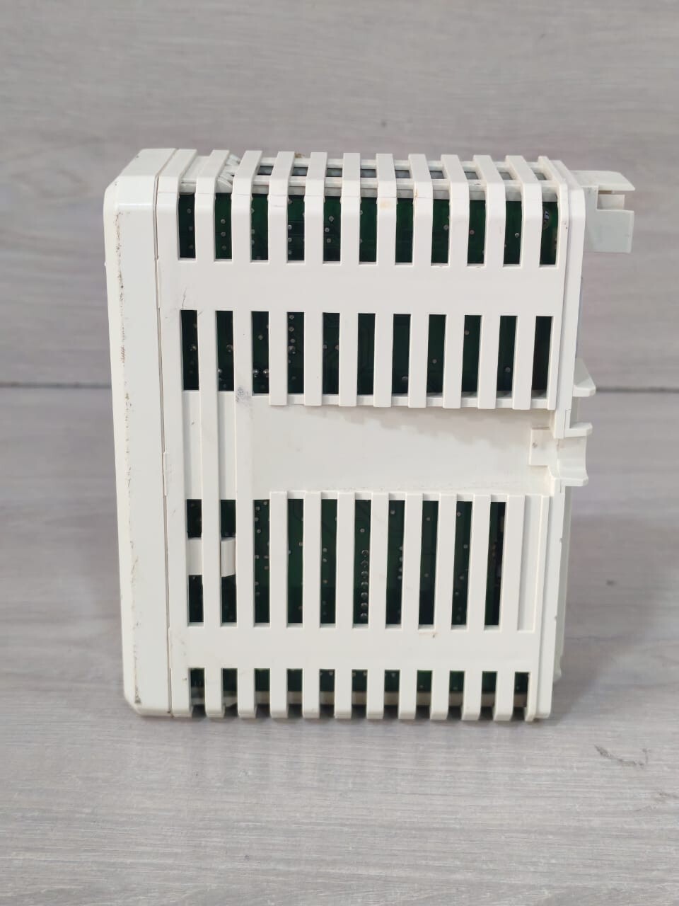 ABB 3BSE040662R1 PR:B ABB AI830A 3BSE040662R1 PR:B ANALOG INPUT MODULE RTD 6