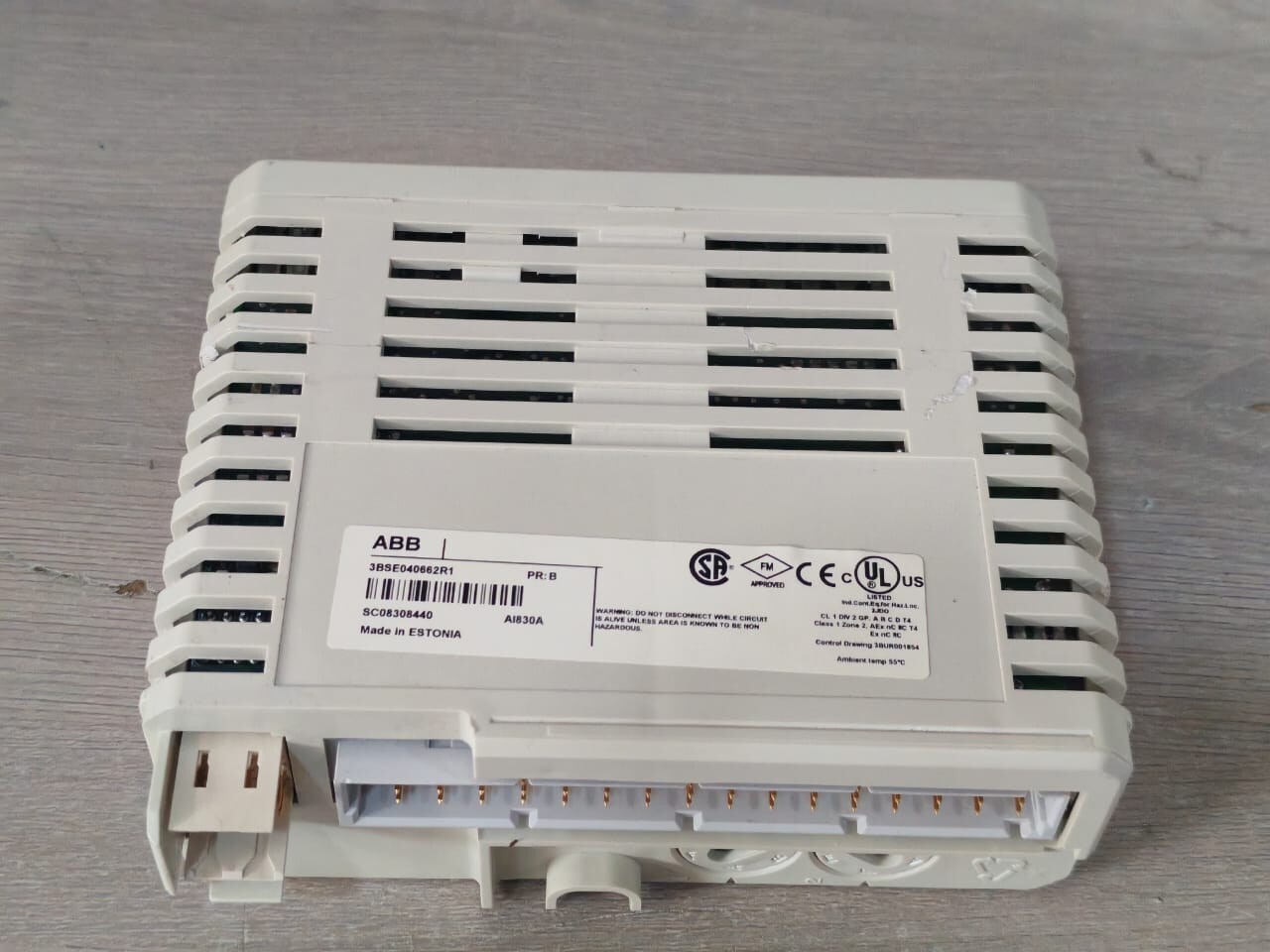 ABB 3BSE040662R1 PR:B ABB AI830A 3BSE040662R1 PR:B ANALOG INPUT MODULE RTD 7