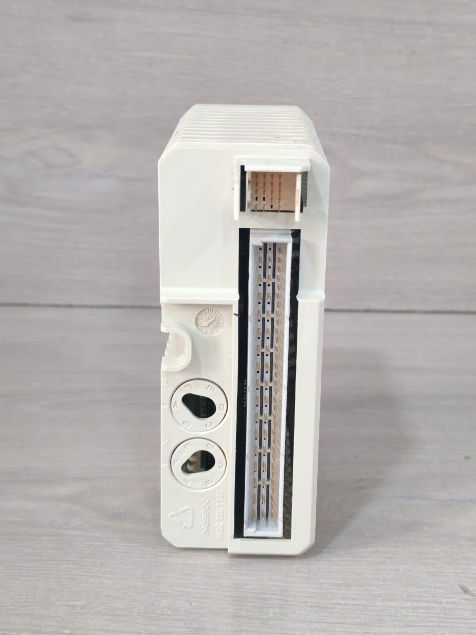 ABB 3BSE040662R1 PR:B ABB AI830A 3BSE040662R1 PR:B ANALOG INPUT MODULE RTD 10