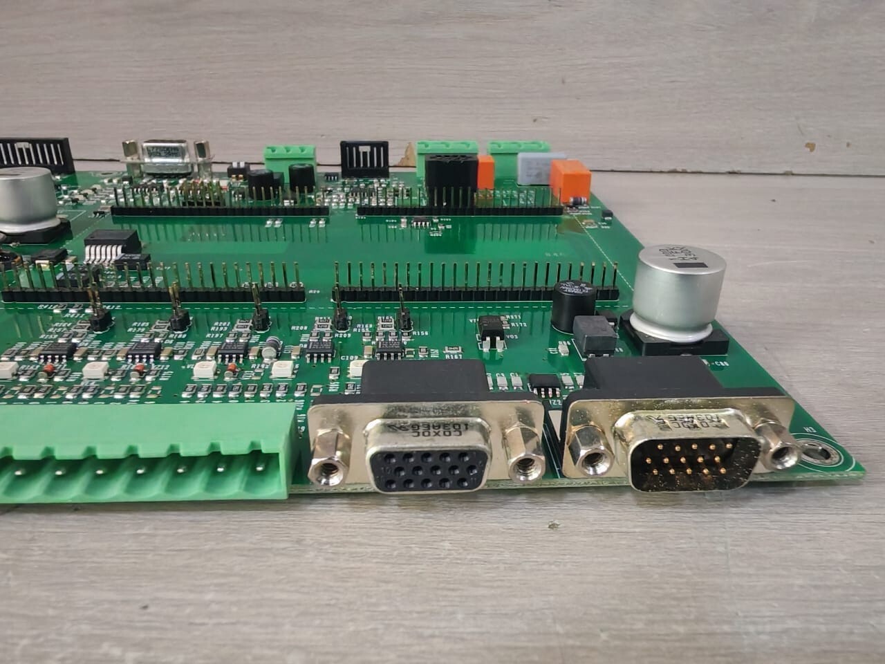 EMERSON NETWORK POWER 15B10916G1 REV.7 / 15H50594 REV.C EMERSON NETWORK POWER 15B10916G1 REV.7 / 15H50594 REV.C BOARD PARALLEL CONTROL 7