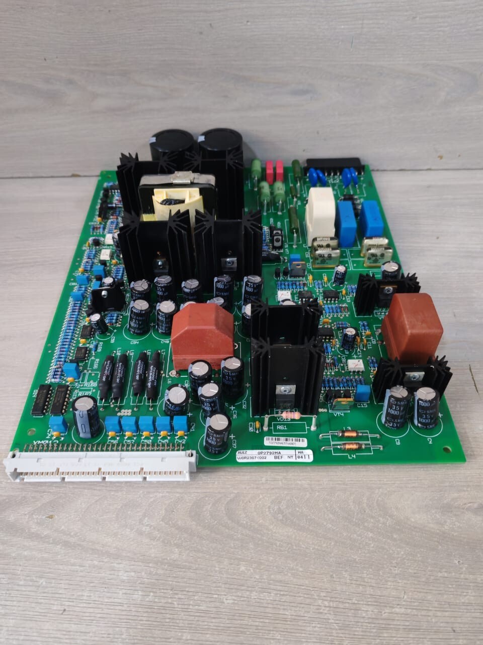 MGE UJ0R23074002 MGE ALEZ 6739817XD-1HA/2HA 0P2792HA / UJ0R23074002 PCB CARD MODULE 6