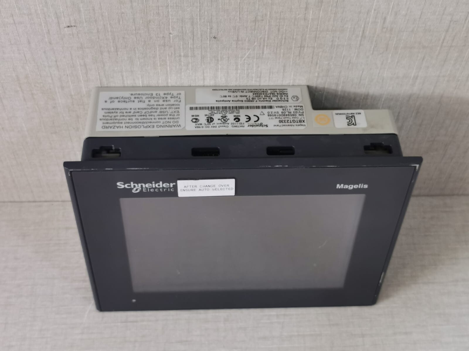 Schneider Electric XBTGT2330 Schneider Electric XBTGT2330 Magelis Advanced Panel, 5.7" Color Touch Panel 10