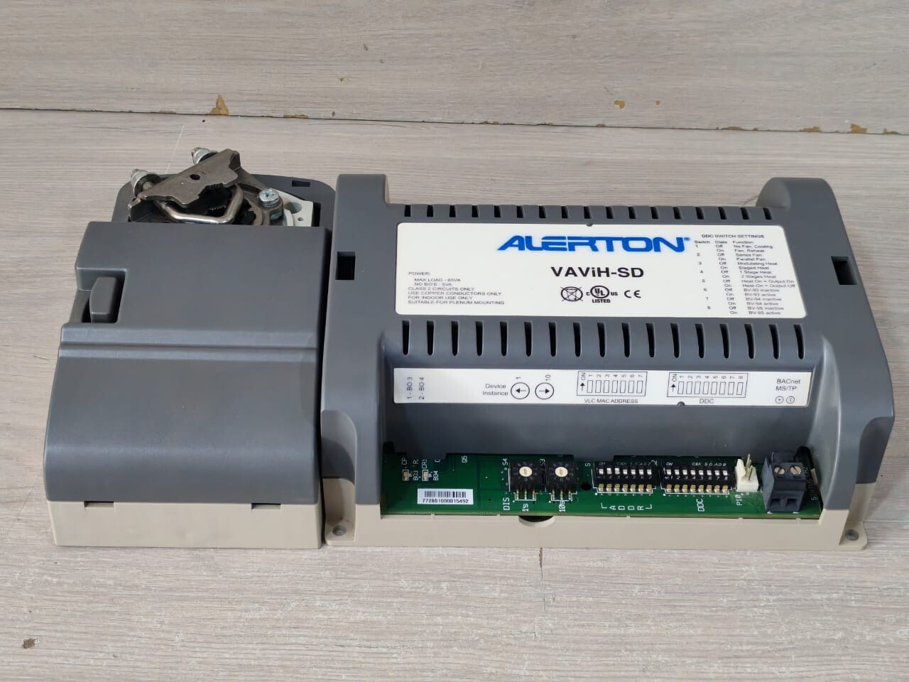 Alerton VAVIH-SD ALERTON VAVIH-SD VAV CONTROLLER WITH ACTUATOR 50027209-001 REV.C -W/O ORIG. BOX 6