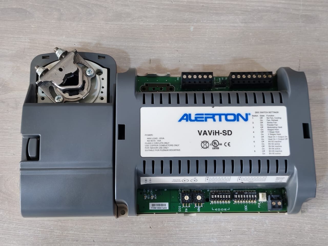 Alerton VAVIH-SD ALERTON VAVIH-SD VAV CONTROLLER WITH ACTUATOR 50027209-001 REV.C -W/O ORIG. BOX 8