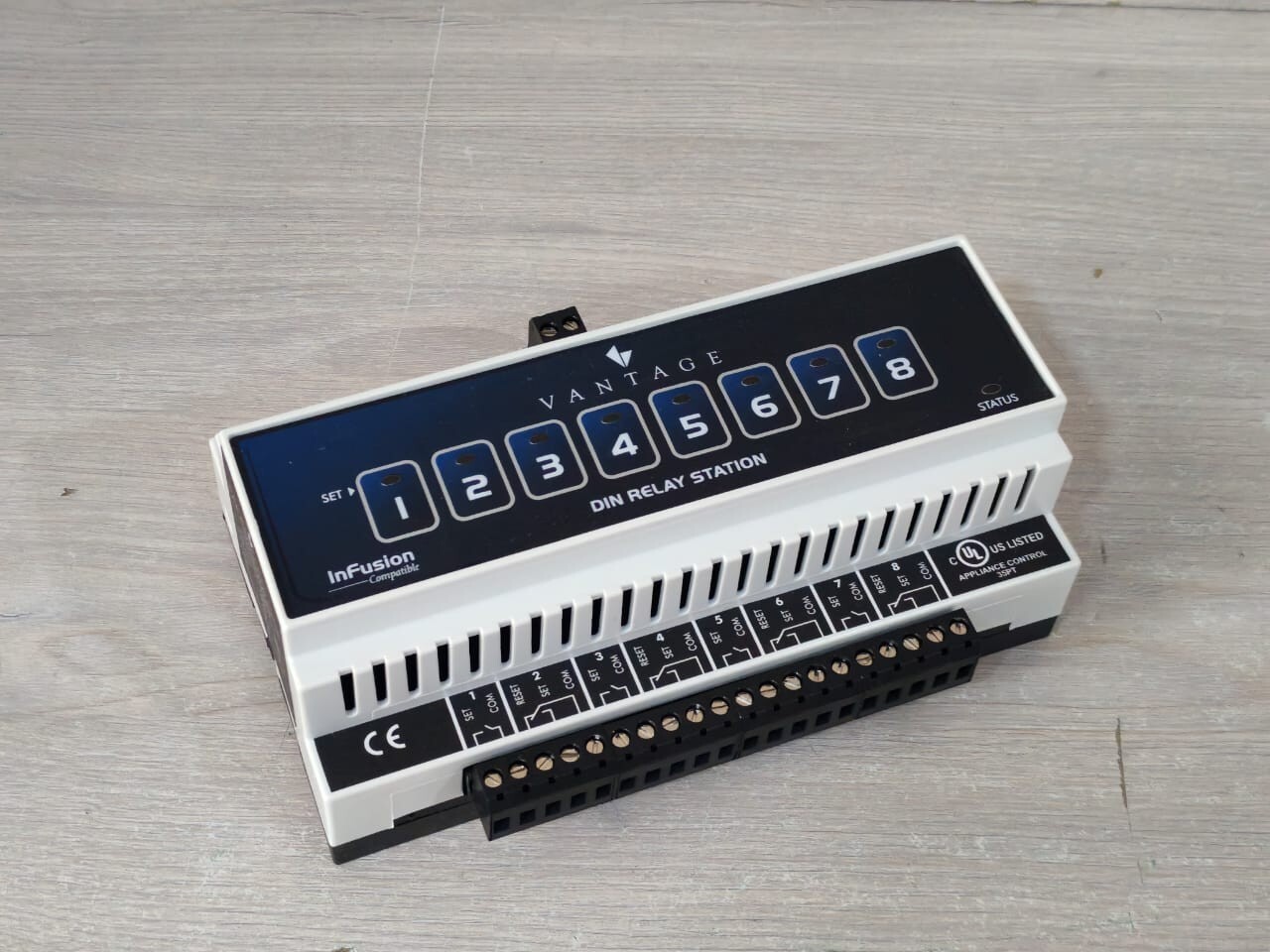 VANTAGE CONTROLS STR8RW201 VANTAGE CONTROLS STR8RW201 DIN 8 CHANNEL 10AMP RELAY STATION 4