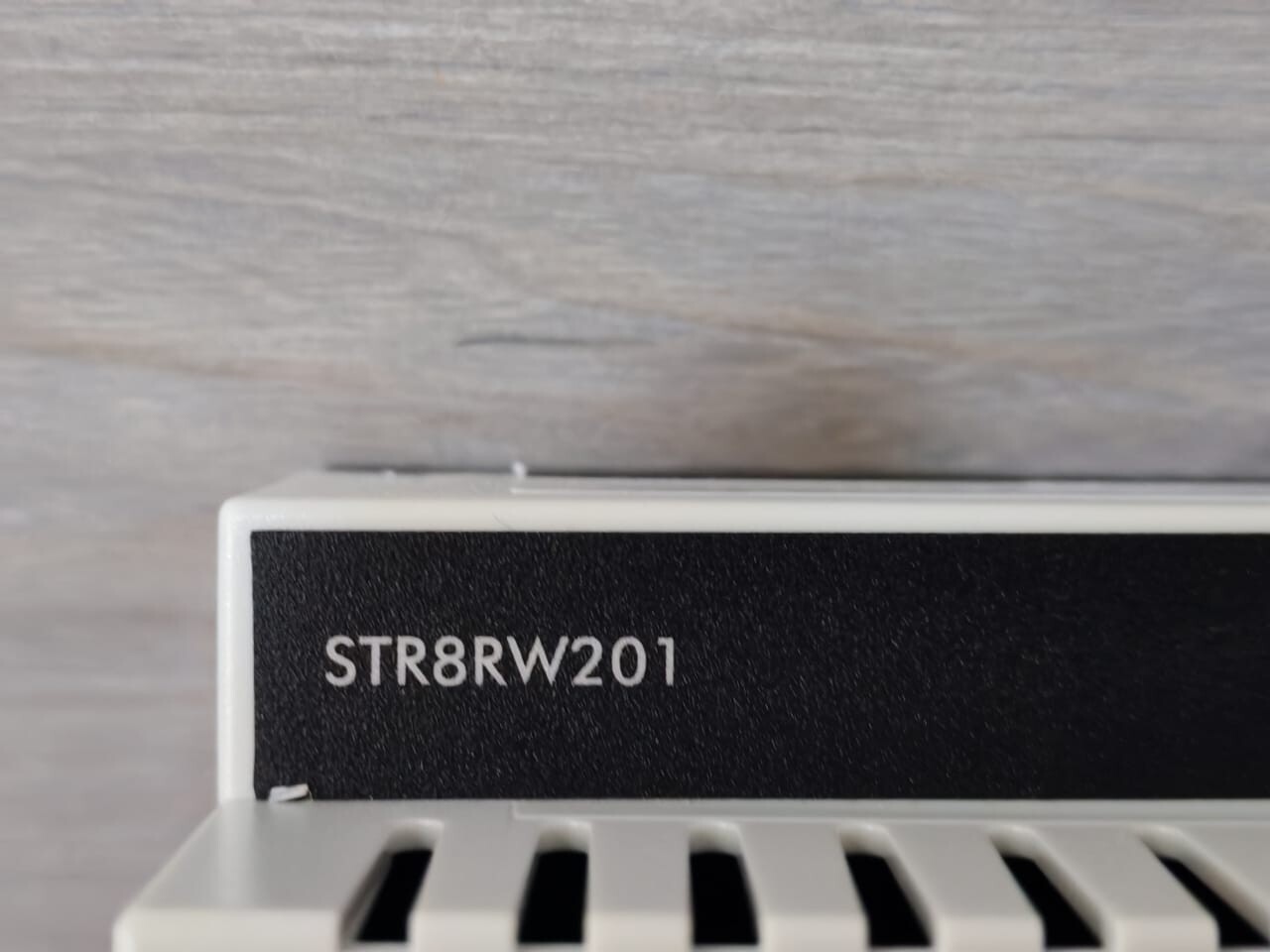 VANTAGE CONTROLS STR8RW201 VANTAGE CONTROLS STR8RW201 DIN 8 CHANNEL 10AMP RELAY STATION 6