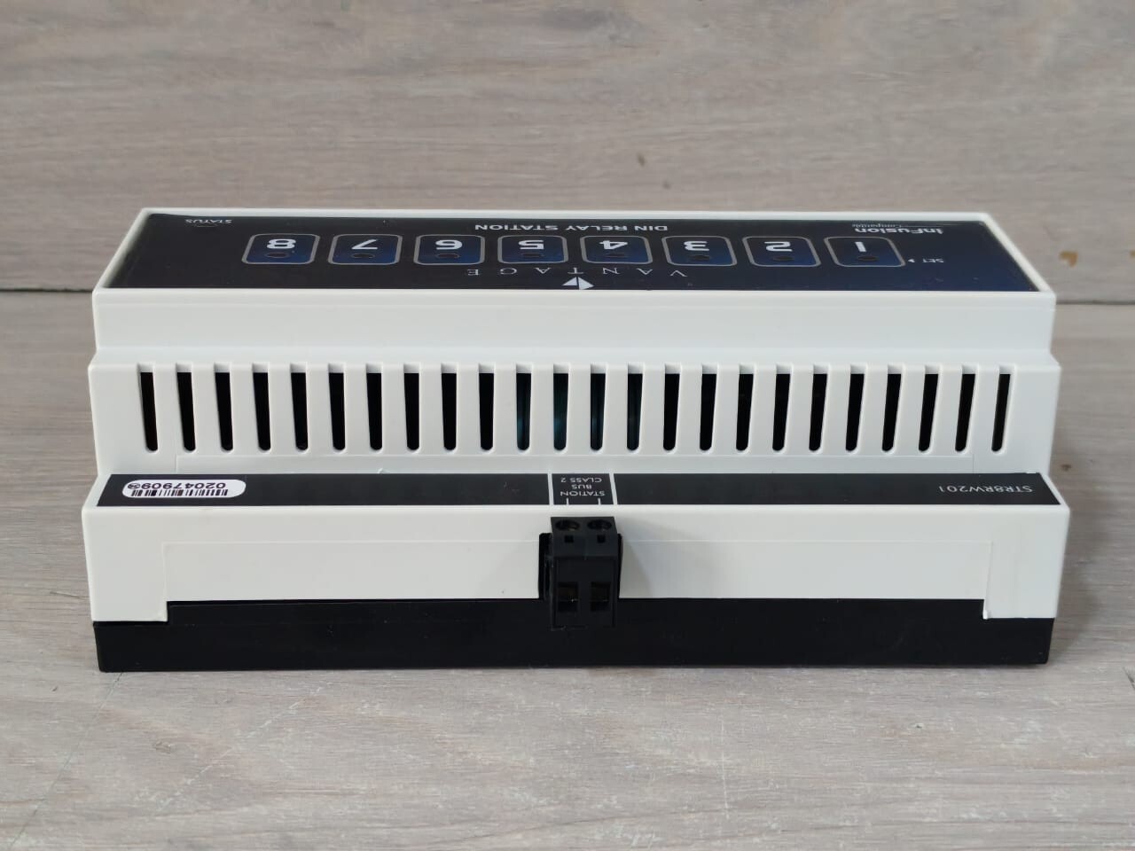VANTAGE CONTROLS STR8RW201 VANTAGE CONTROLS STR8RW201 DIN 8 CHANNEL 10AMP RELAY STATION 9