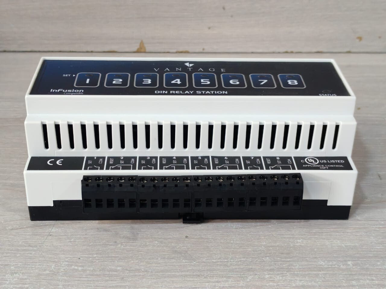 VANTAGE CONTROLS STR8RW201 VANTAGE CONTROLS STR8RW201 DIN 8 CHANNEL 10AMP RELAY STATION 10
