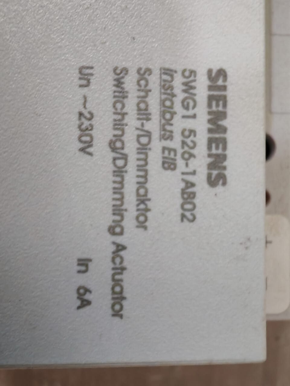 Siemens N526 Siemens 5WG1 526-1AB02 Switch Dimming Actuator N526 3x 230V 6A 5