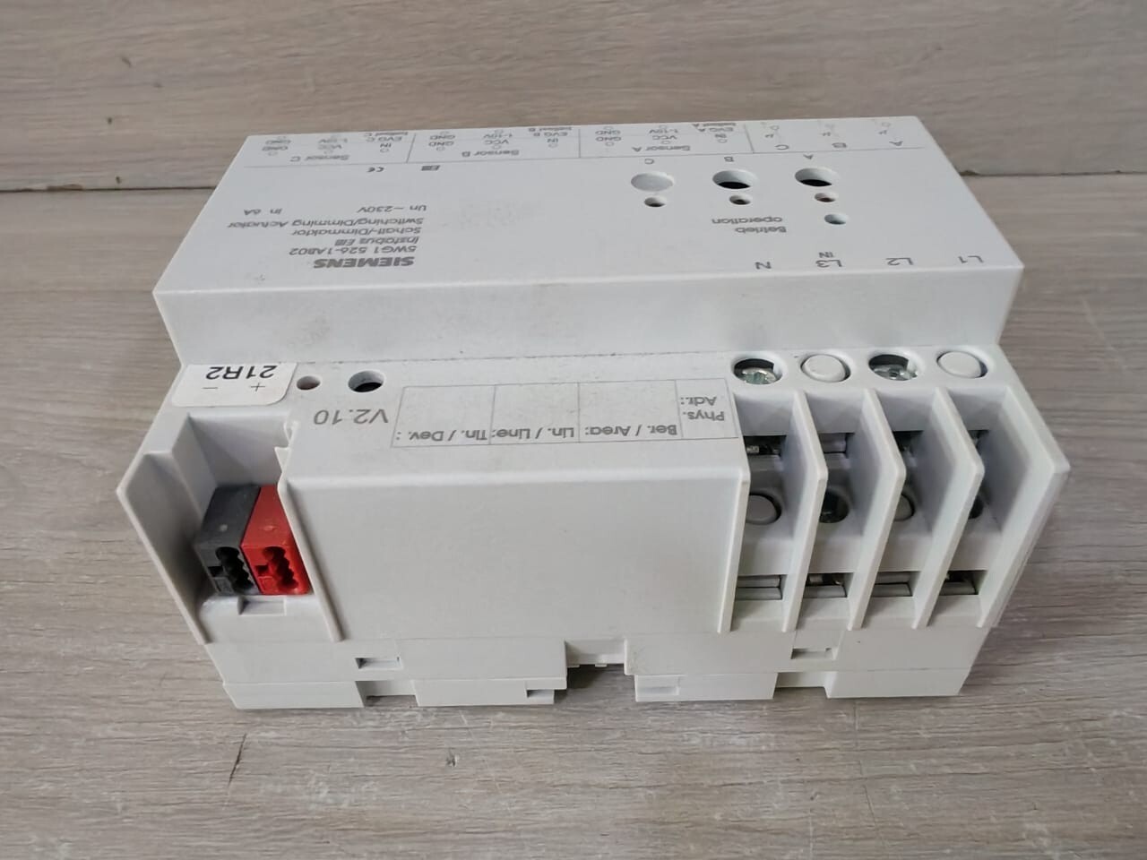 Siemens N526 Siemens 5WG1 526-1AB02 Switch Dimming Actuator N526 3x 230V 6A 6